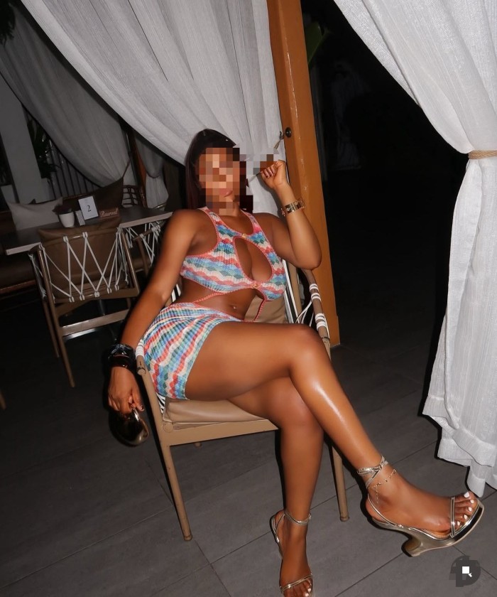 ARDIENTE APASIONADA COMPLACIENTE BOMBA DE SEXO