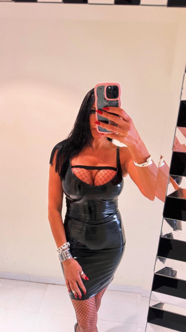 MILAGROS CHICA ENCANTADORA