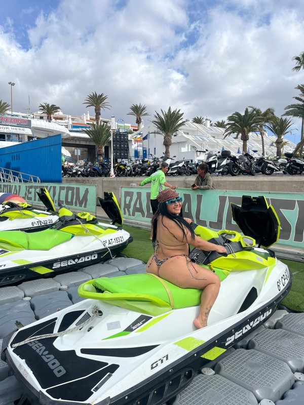 RICA CHICA CURVY LATINA PRIMERA VEZ EN MÁLAGA