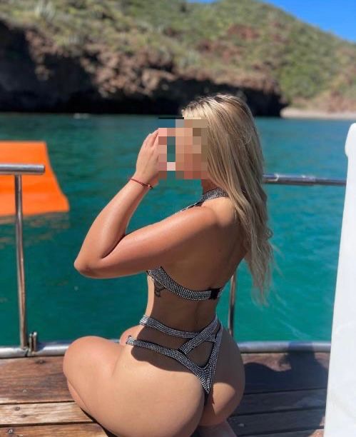 Me llamo riley te volverás loco solo con mi mirada