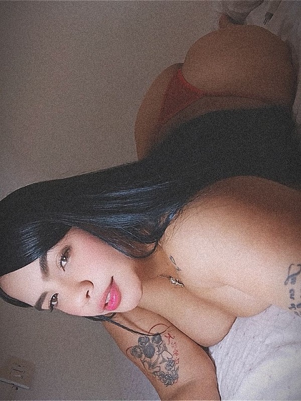 Soy Ashley, tu perfecta acompañante traviesa