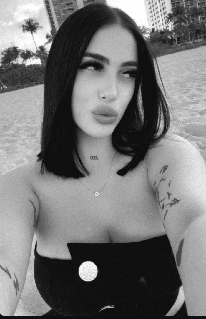 ARDIENTE SENSUAL COMPLACIENTE SEXO ADICTIVO