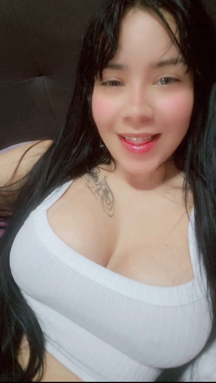 QUIERO QUE ME COMAS DURO TE HARE LO QUE DESEES