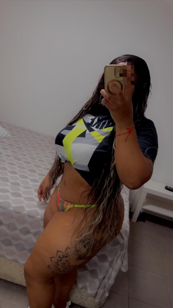 DIOSA DE EBANO REINA DEL SQUIRTING Y FRANCES NATURAL FIESTERA LAS 24/7