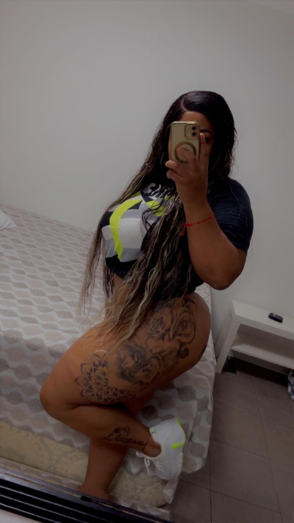 DIOSA DE EBANO REINA DEL SQUIRTING Y FRANCES NATURAL FIESTERA LAS 24/7