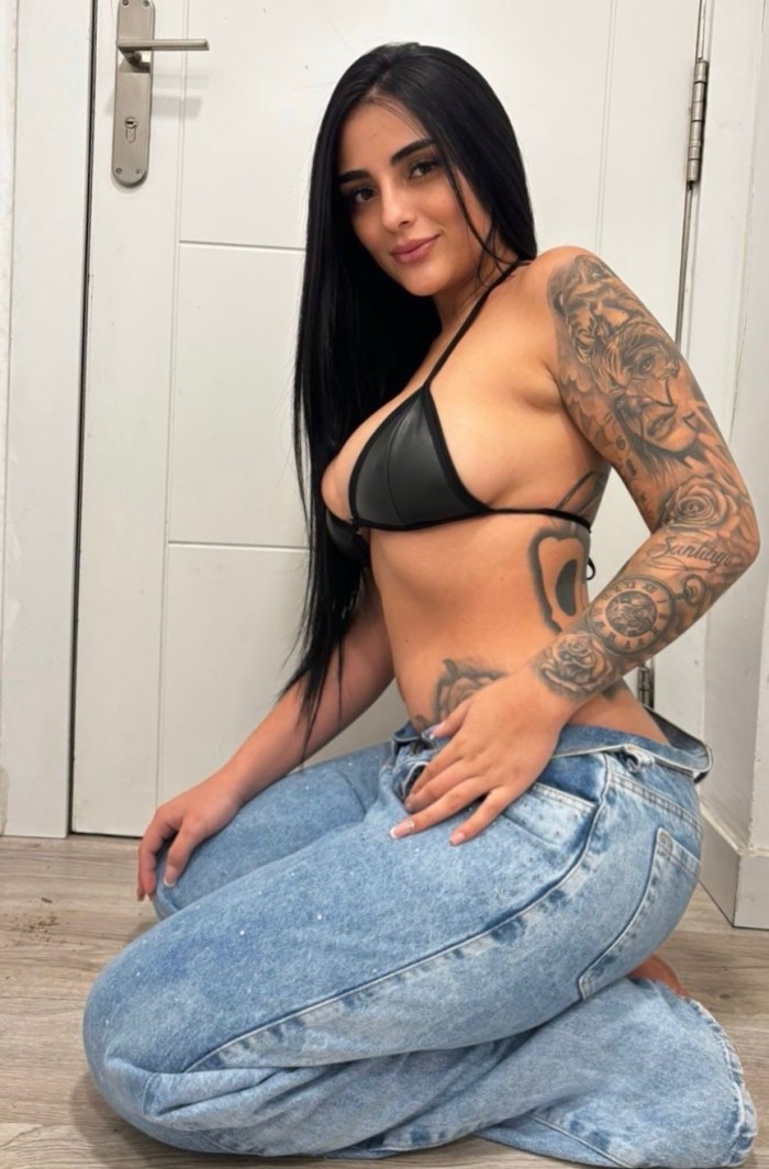 Tu Diosa colombiana ven y pruébame