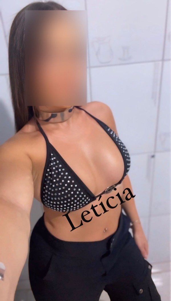 1 vez jovencita cachonda rica en viveiro