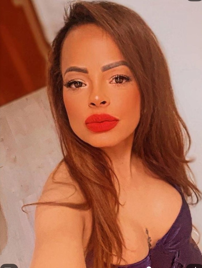 Karina Mamada profunda fiestera zona retiro