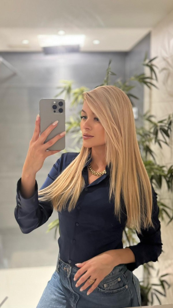 BRUNA . SENSUAL Y COMPLACIENTE. RUBIA INFARTANTE