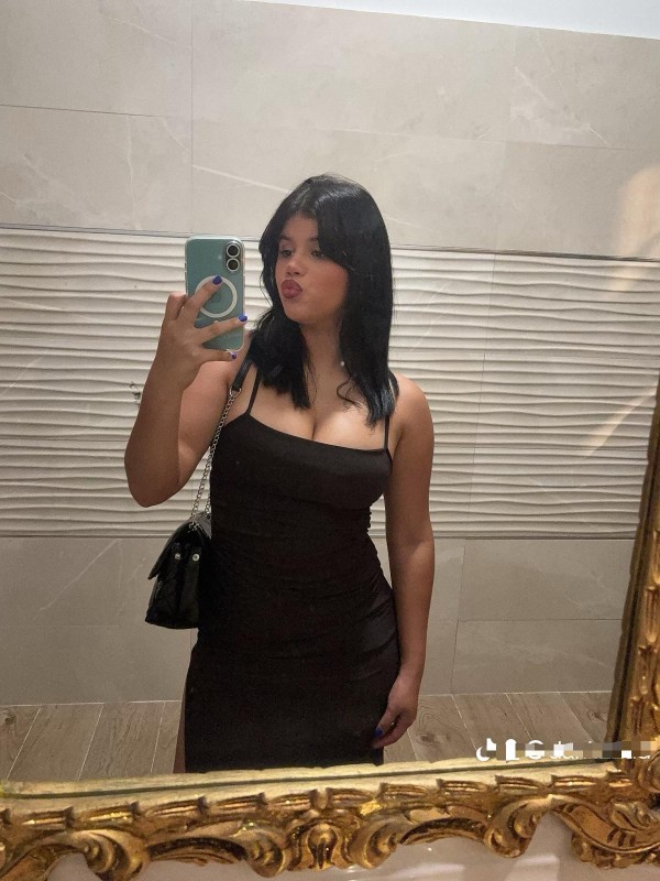 EMILY CAÑON EN LA CAMA SOY TU DIABLITA