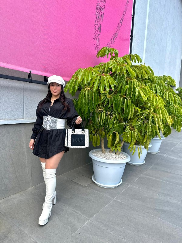 CELESTE bella chica colombiana muy cachonda