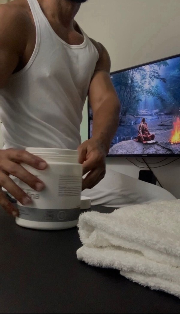 NOVEDAD, COMPLACIENTE, EDUCADO y muy travieso