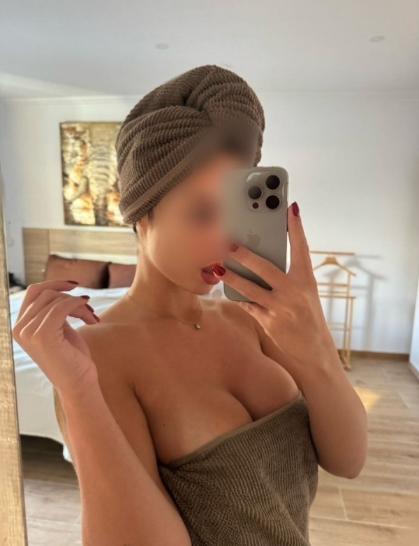 Latina cañera! Novedad  Terrassa… TOP