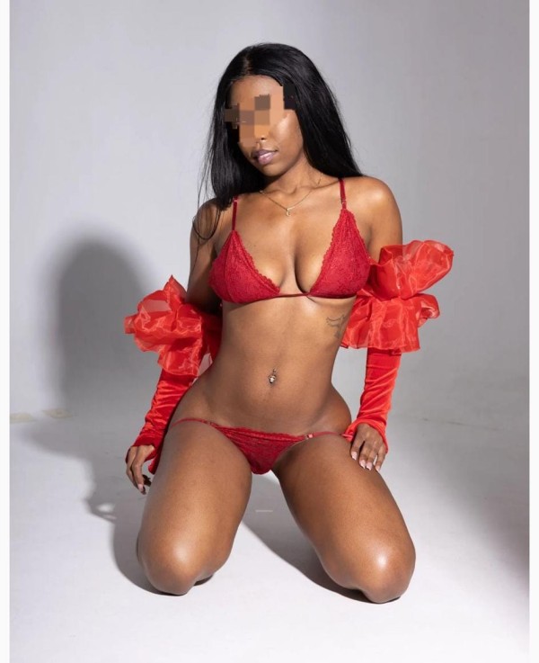 NENITAS CHERRY – LA CASITA DE AMIGAS MÁS CALIENTE