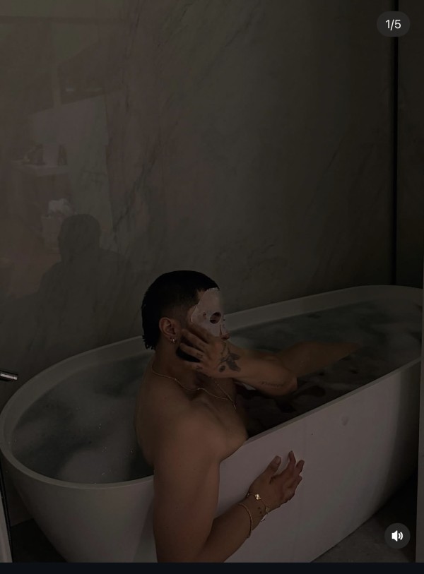 Gigoló cachondo muy guarro, puto, fiestero a tope