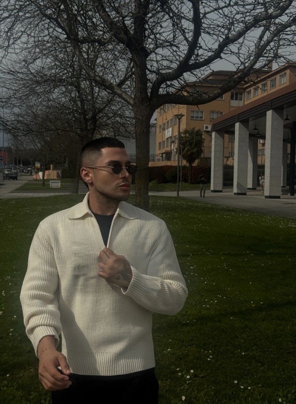 Gigoló cachondo muy guarro, puto, fiestero a tope