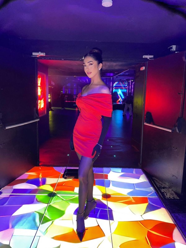 Chica tailandesa nueva en la ciudad