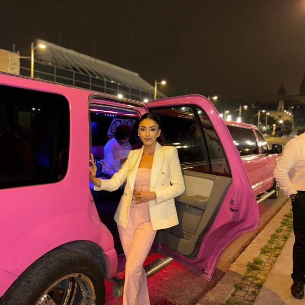 Chica tailandesa nueva en la ciudad