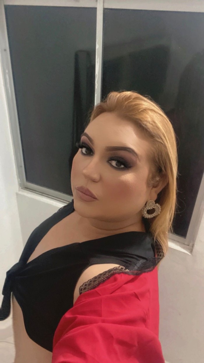 EXPERTA DOMINA EN BUSCA DE ZORRAS OBEDIENTES Y S