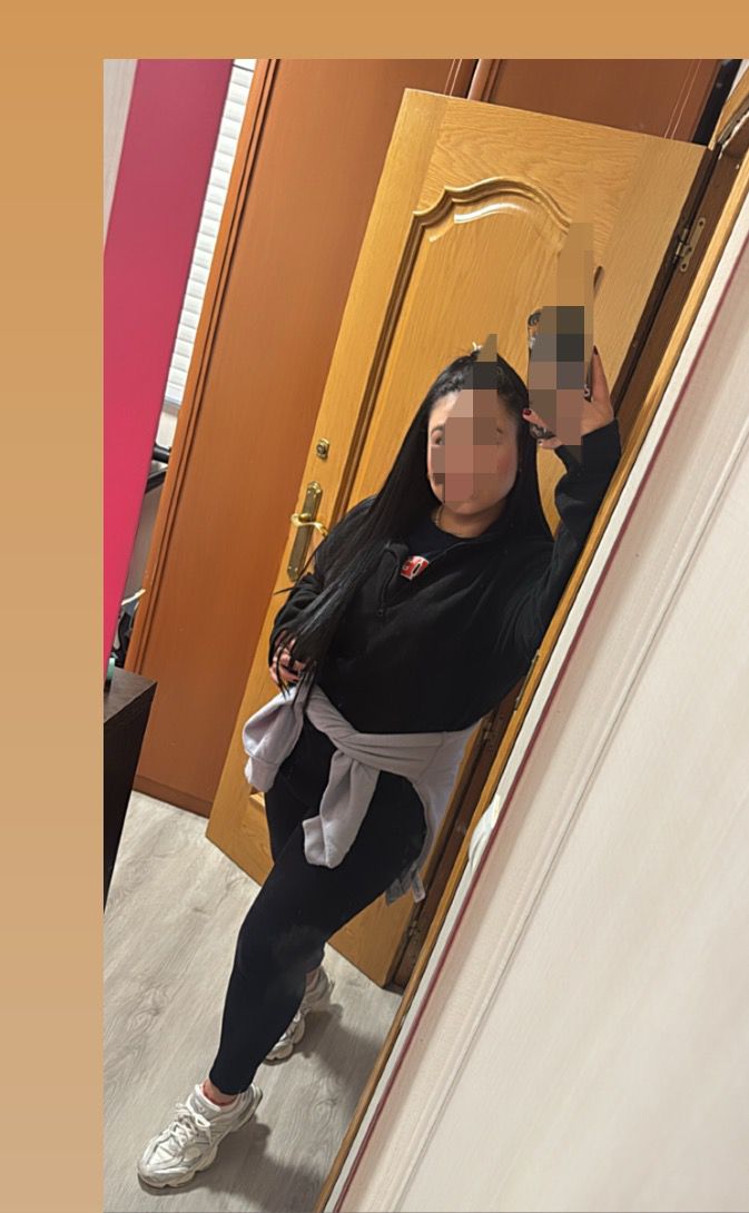 TREMENDA ZORRITA TRAGONA CON GANAS DE COMER POLLAS