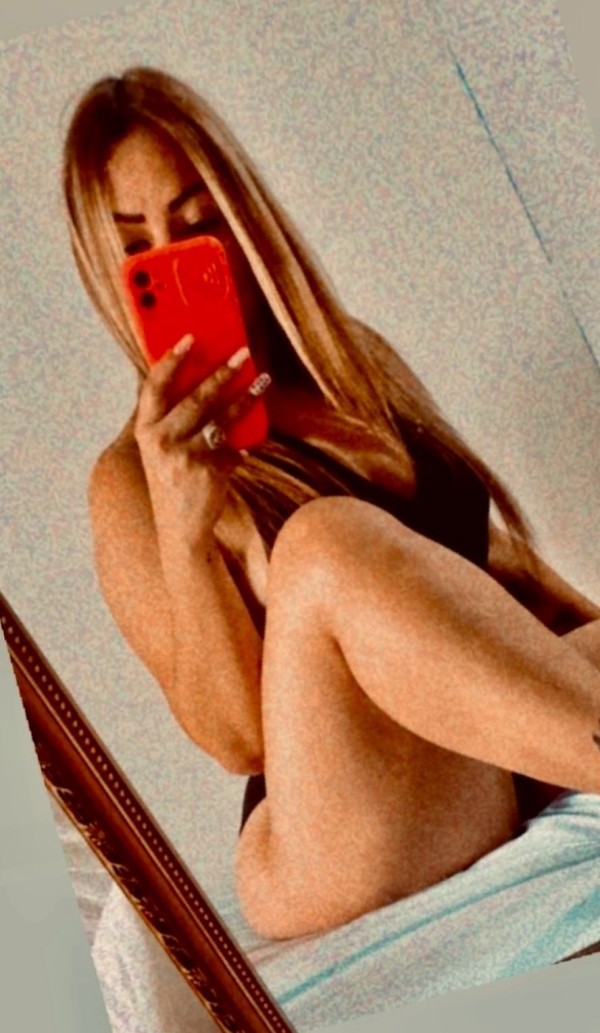 ¡ESTOY MOJADITA Y CACHONDA…ESPERANDO POR TI *VIENES O VOY??? OPEN 24HRS!