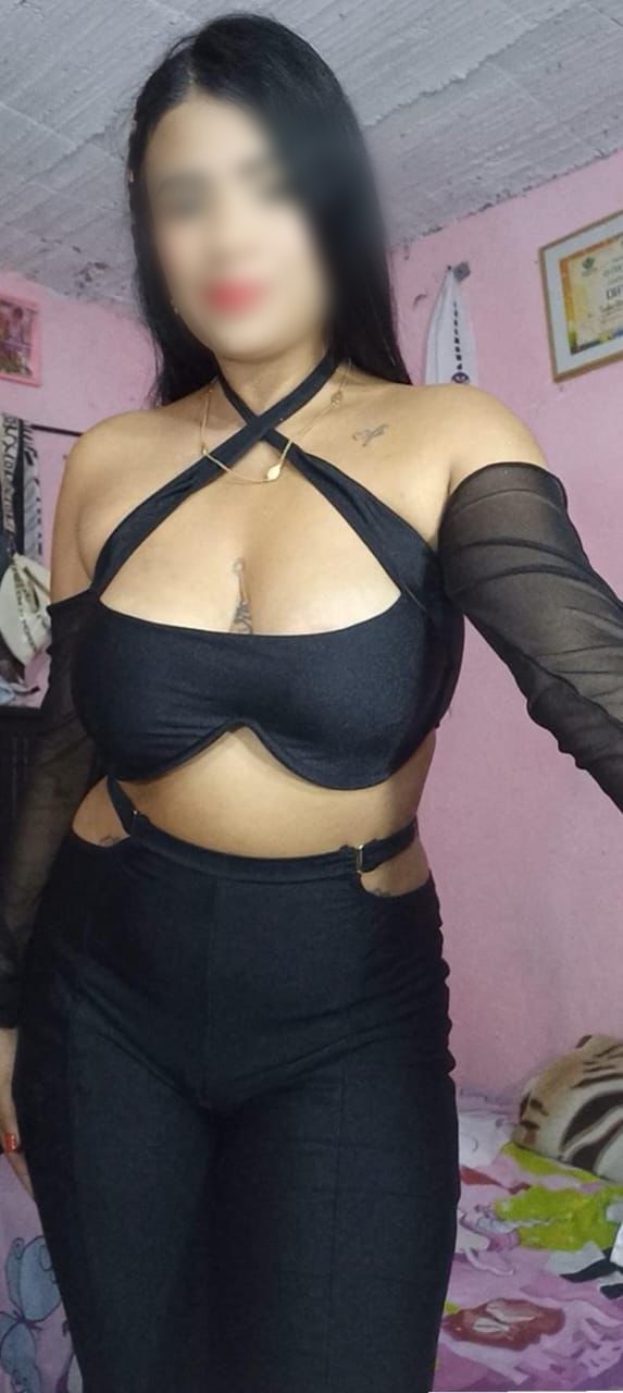 SOY TU NUEVA VECINA MORBOSA 631707322 SALIDA