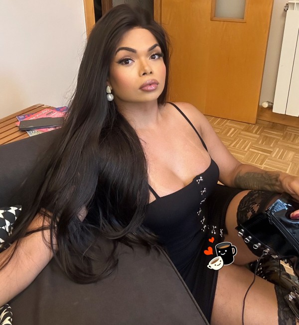 NOVEDAD EN BILBAO CHICA TRANS POLLONA COMPLACIENTE