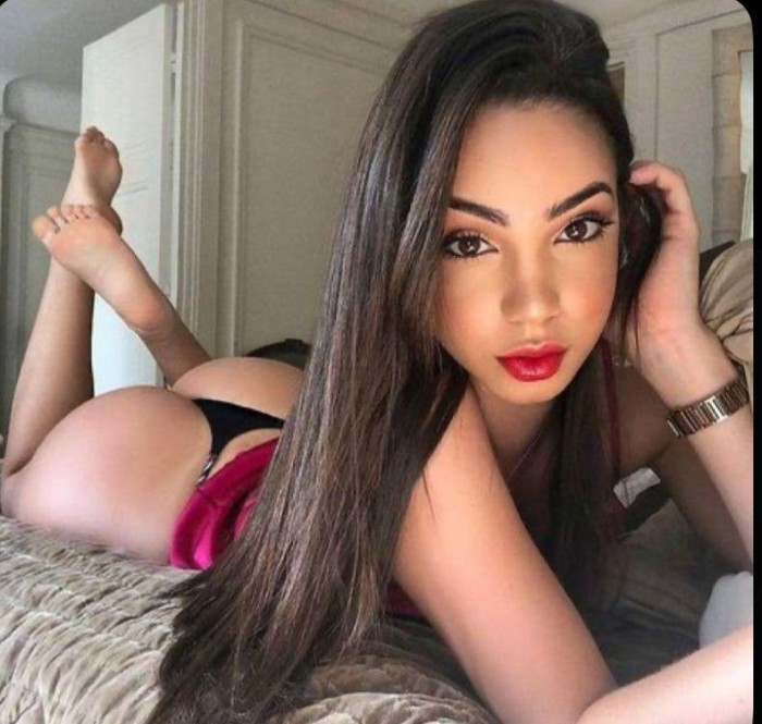 Hola soy Samantha zona ALMENDRALEJO