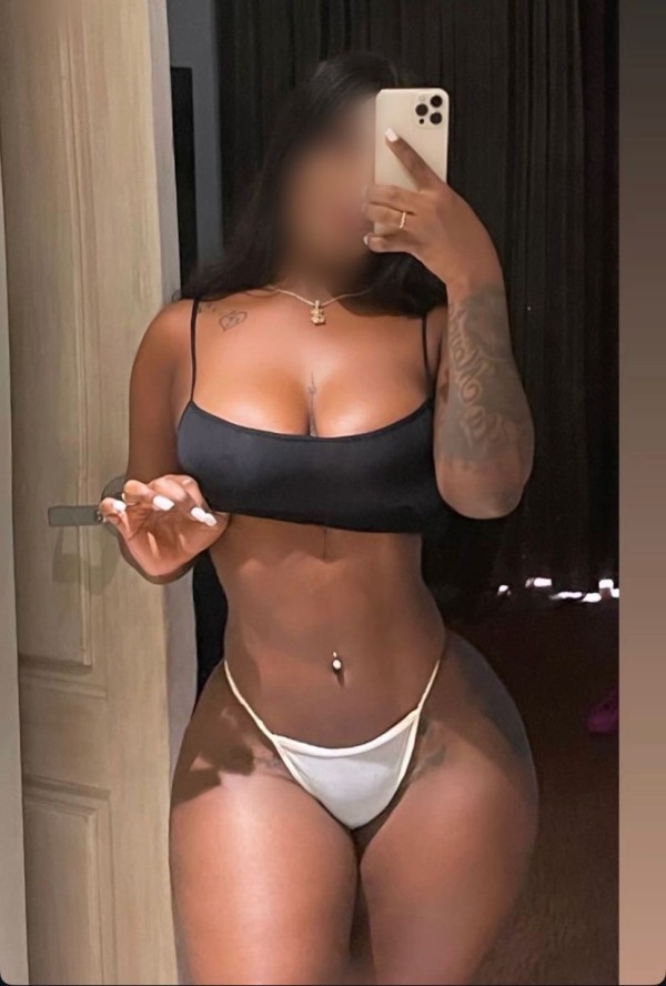 NOVEDAD RECIÉN LLEGADA MORENITA CACHONDA