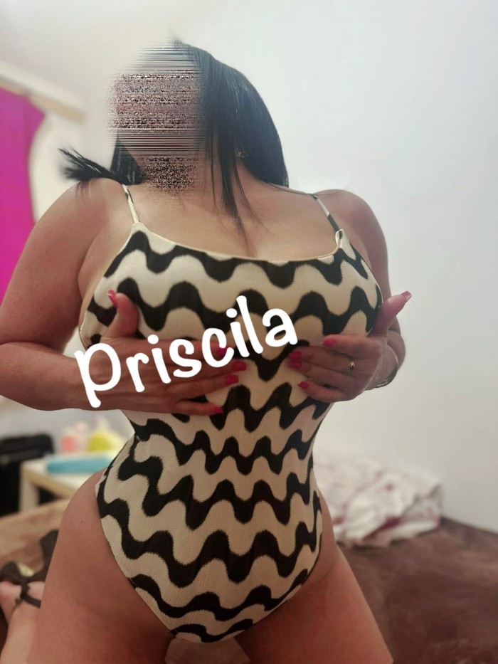 EN ARES… ARDIENTE CACHONDA IMPLICADA COMPLACIENTE