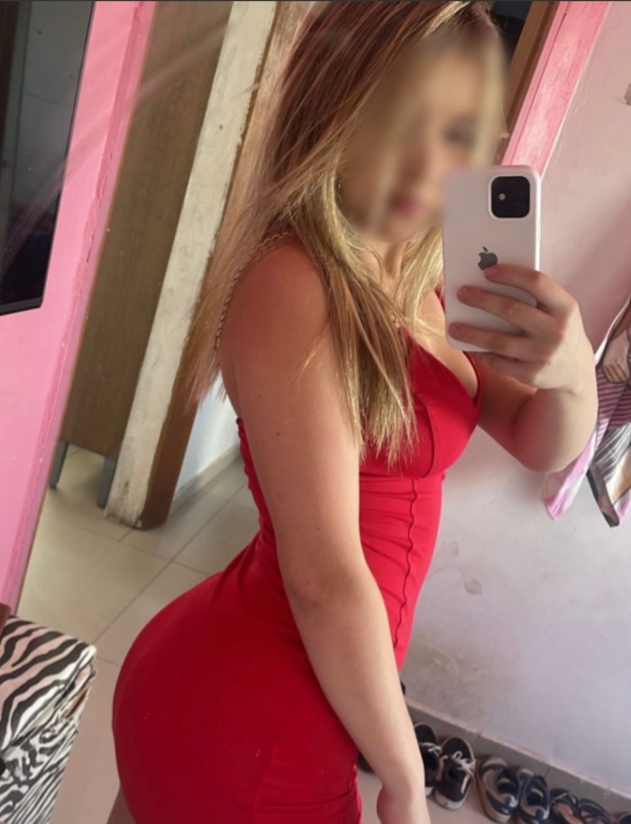 JOVENCITA RUBIA DE ESPECTACULO SIN LIMITES