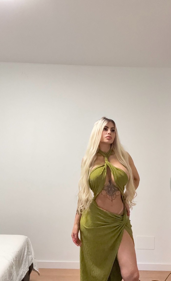 Rubia ardiente, máxima implicación 24 horas