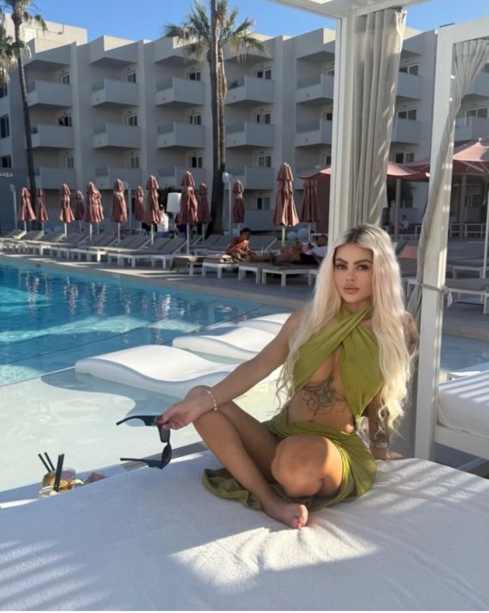 Rubia ardiente, máxima implicación 24 horas