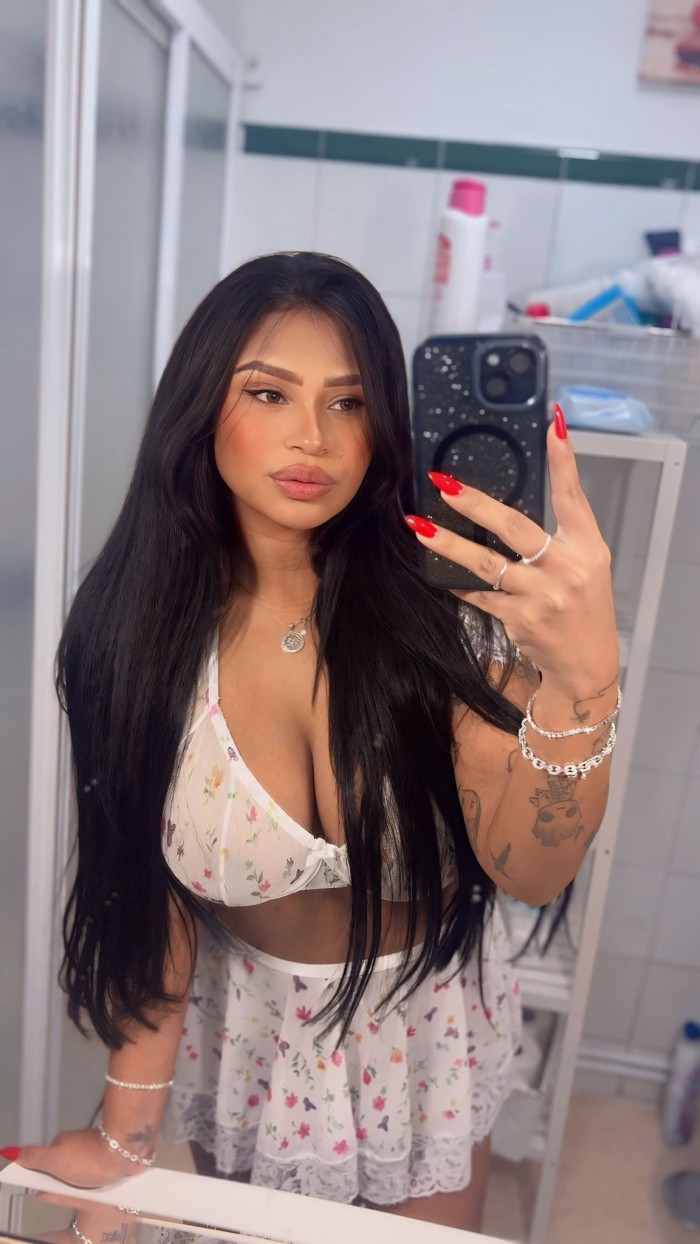 Brasileña fiestera 24 horas