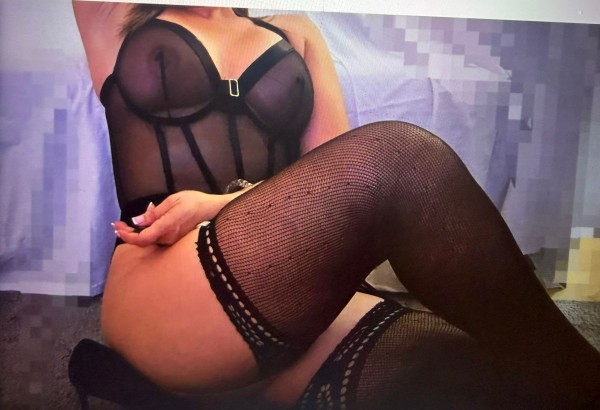RUBIA ENCANTADORA Y ATRACTIVA, NOVEDAD PINTO