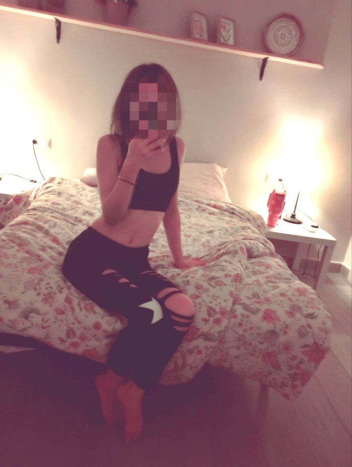 MIA JOVEN ESPAÑOLA CACHONDA CALIENTE -642053631