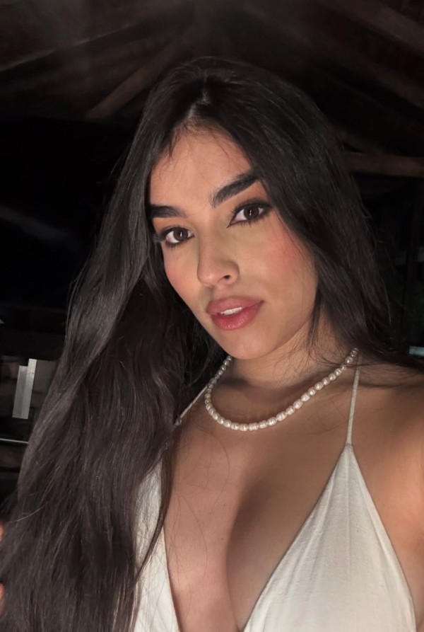 – LARA NOVEDAD UN CARAMELO EN LOVE GARDEN IBIZA SAN ANTONIO