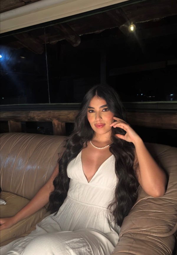 – LARA NOVEDAD UN CARAMELO EN LOVE GARDEN  IBIZA SAN ANTONIO