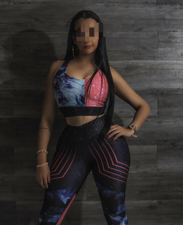 KARINA LA COLOMBIANA QUE TE PONDRÁ A MIL