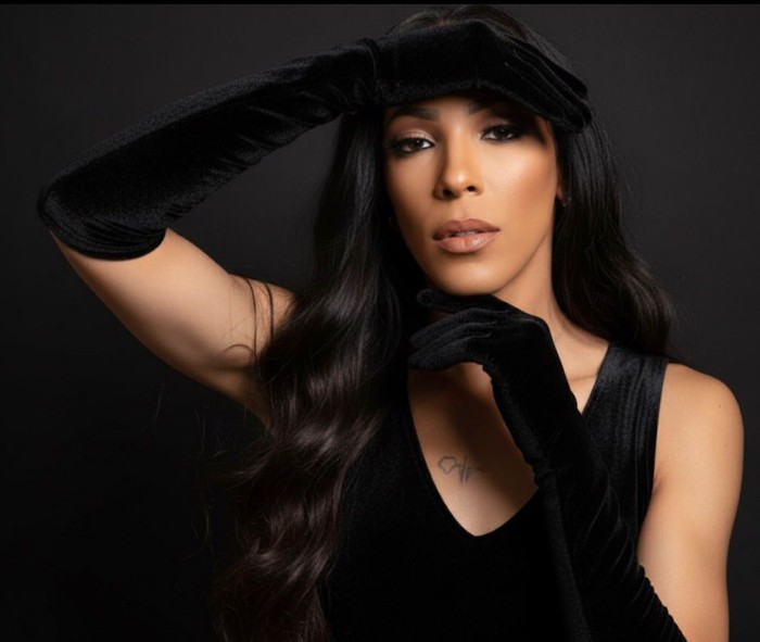 Chica trans recien llegada