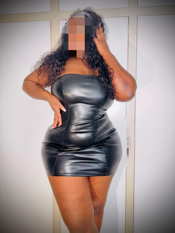 MÍA CHICA TETONA CURVILÍNEA NOVEDAD EN VALENCIA