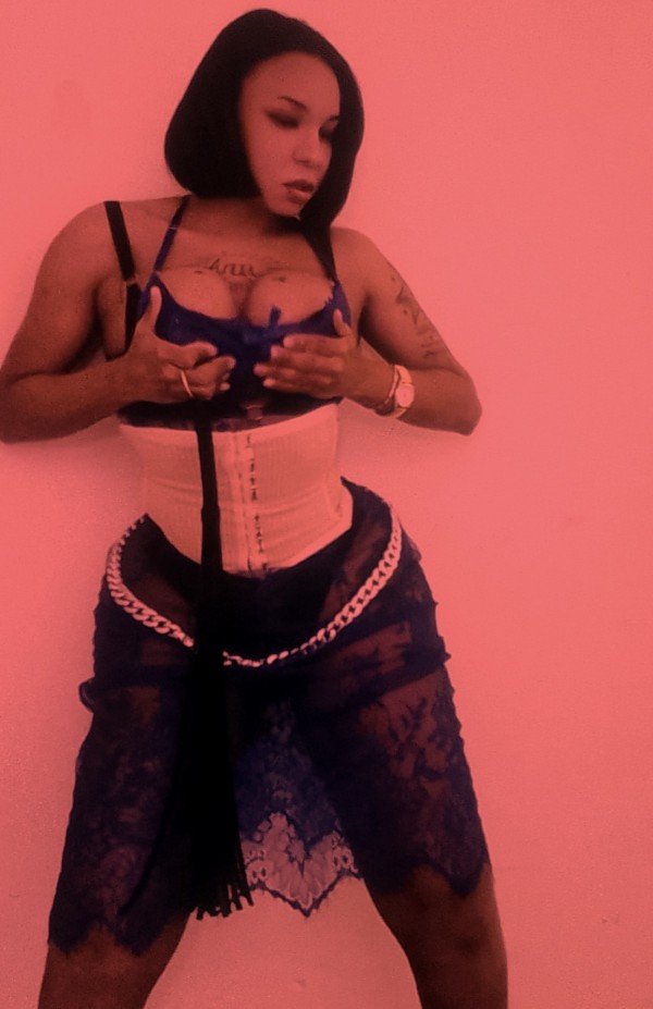 TRAVESTIR LATINA,EN GIRONA ACTIVA CON UNA BUENA POLLA