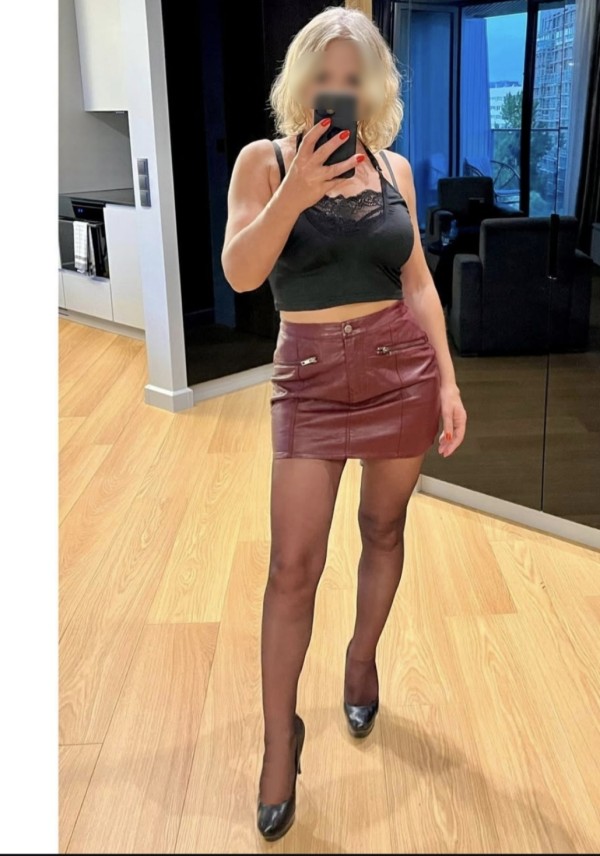 UNA MILF ESPECTACULAR FIESTERA TRATO EXQUISITO