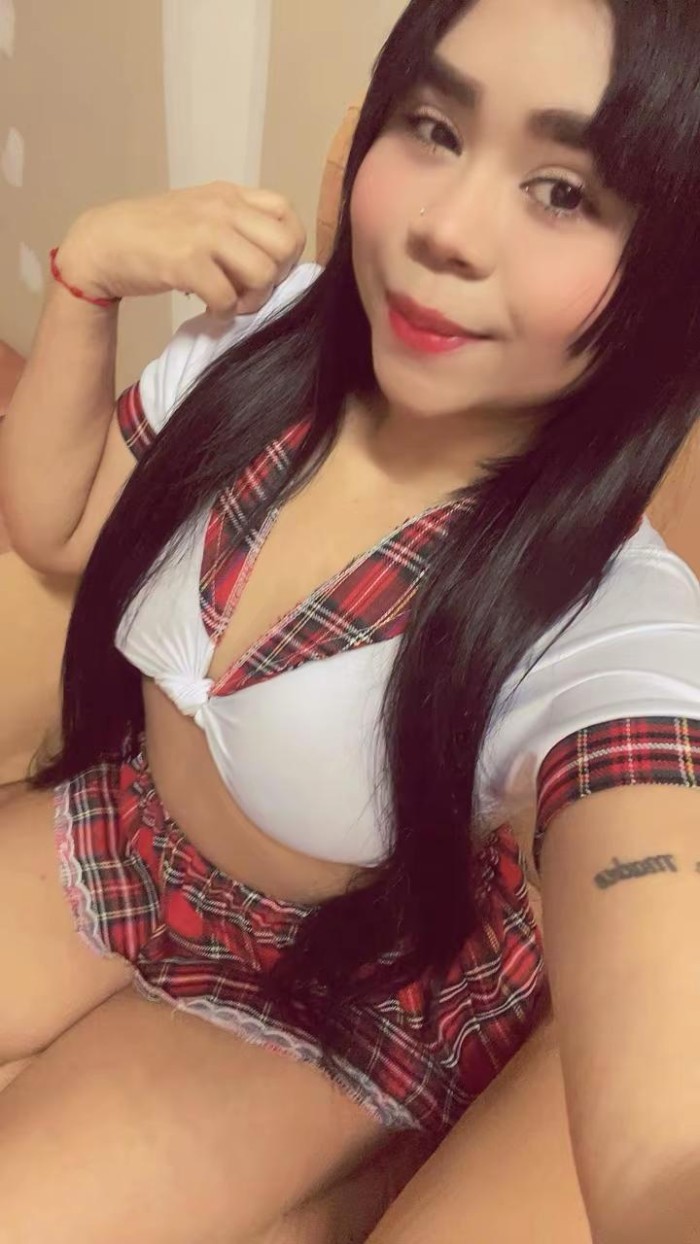 Jovencita, cachonda, cañera