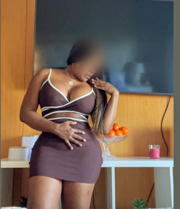 Espectacular morena lista para darte todo.