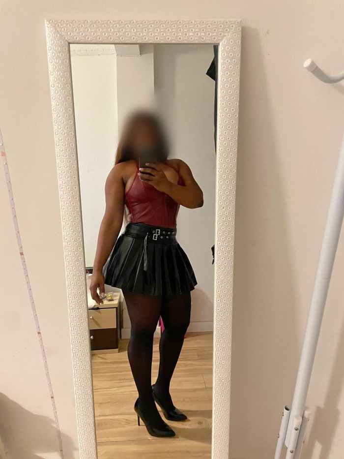 Espectacular morena lista para darte todo.