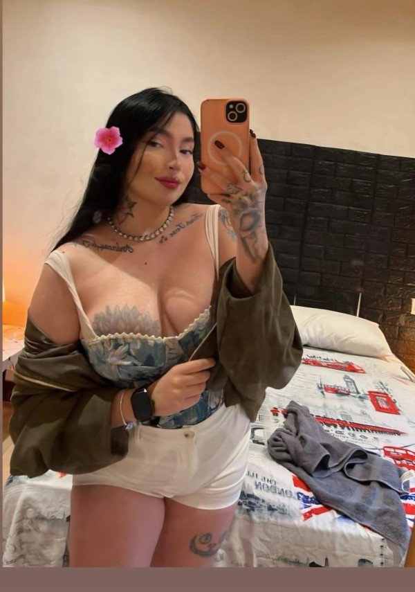 COMPLACIENTES, FIESTERAS, CACHONDAS