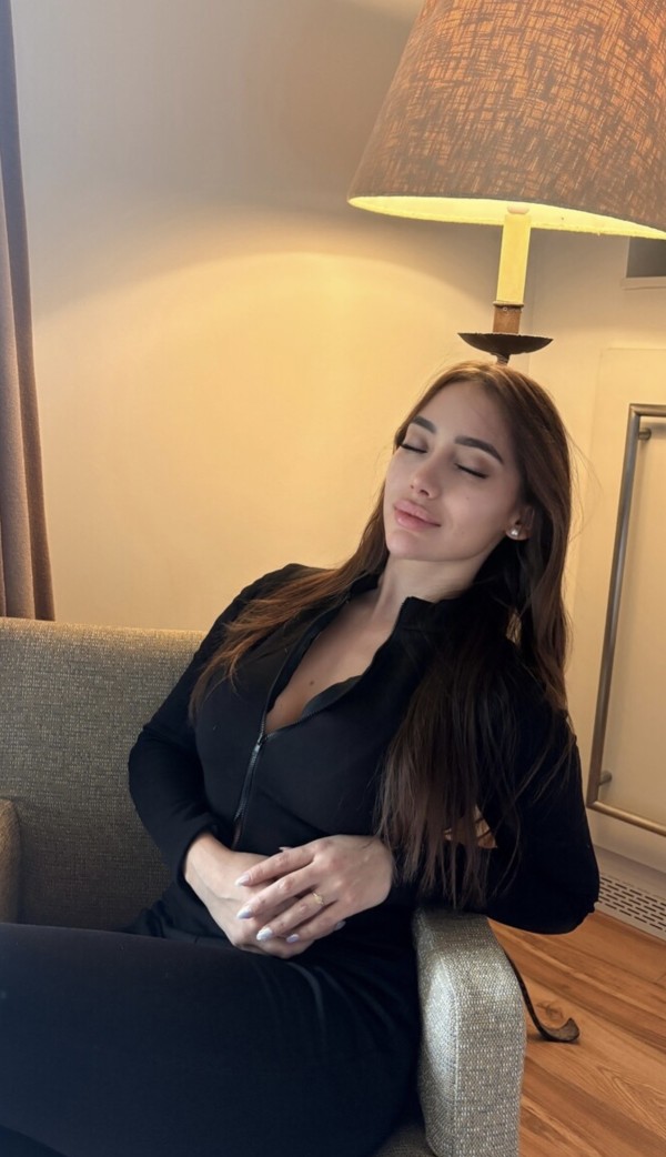 MIA UNA MUJER HERMOSA … INDEPENDIENTE