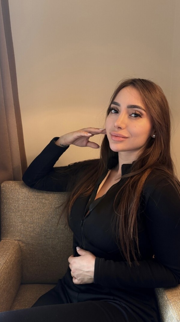 MIA UNA MUJER HERMOSA … INDEPENDIENTE