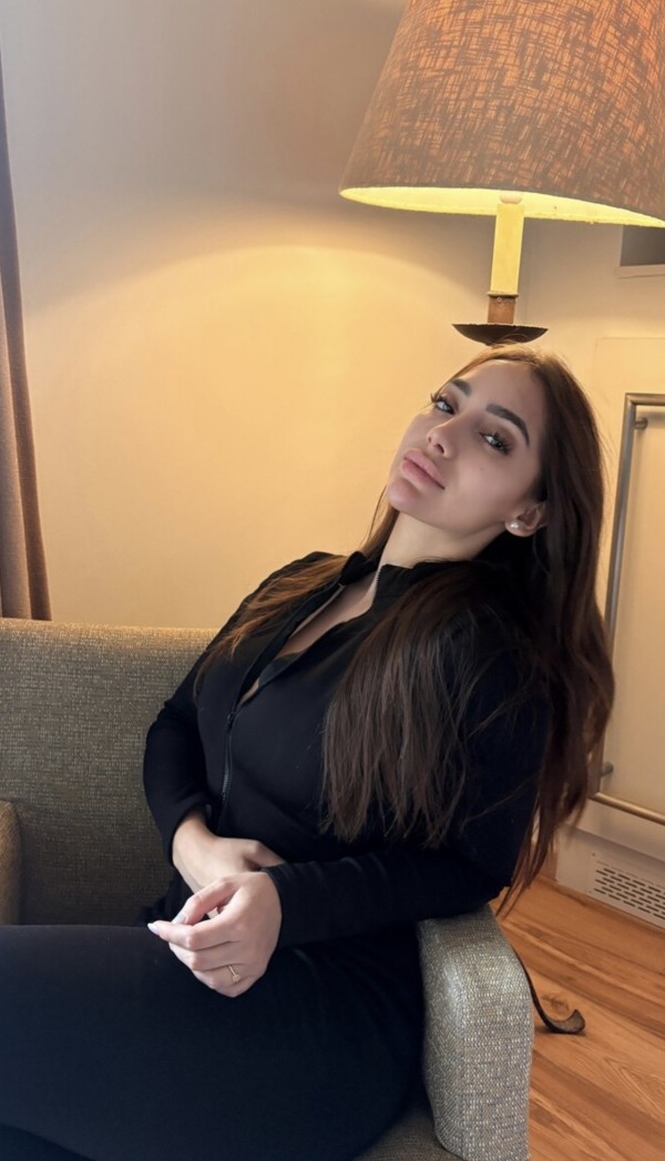 MIA UNA MUJER HERMOSA … INDEPENDIENTE